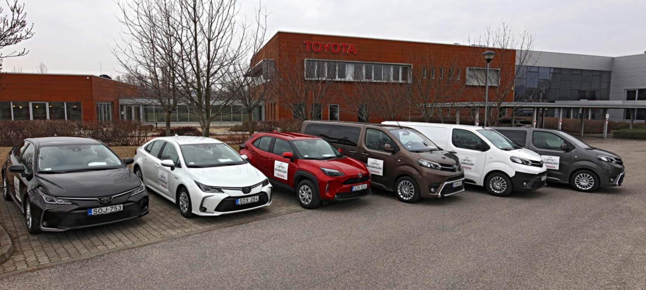 A Toyota autókkal és tárgyi adománnyal támogatja a Híd Kárpátaljáért programot  