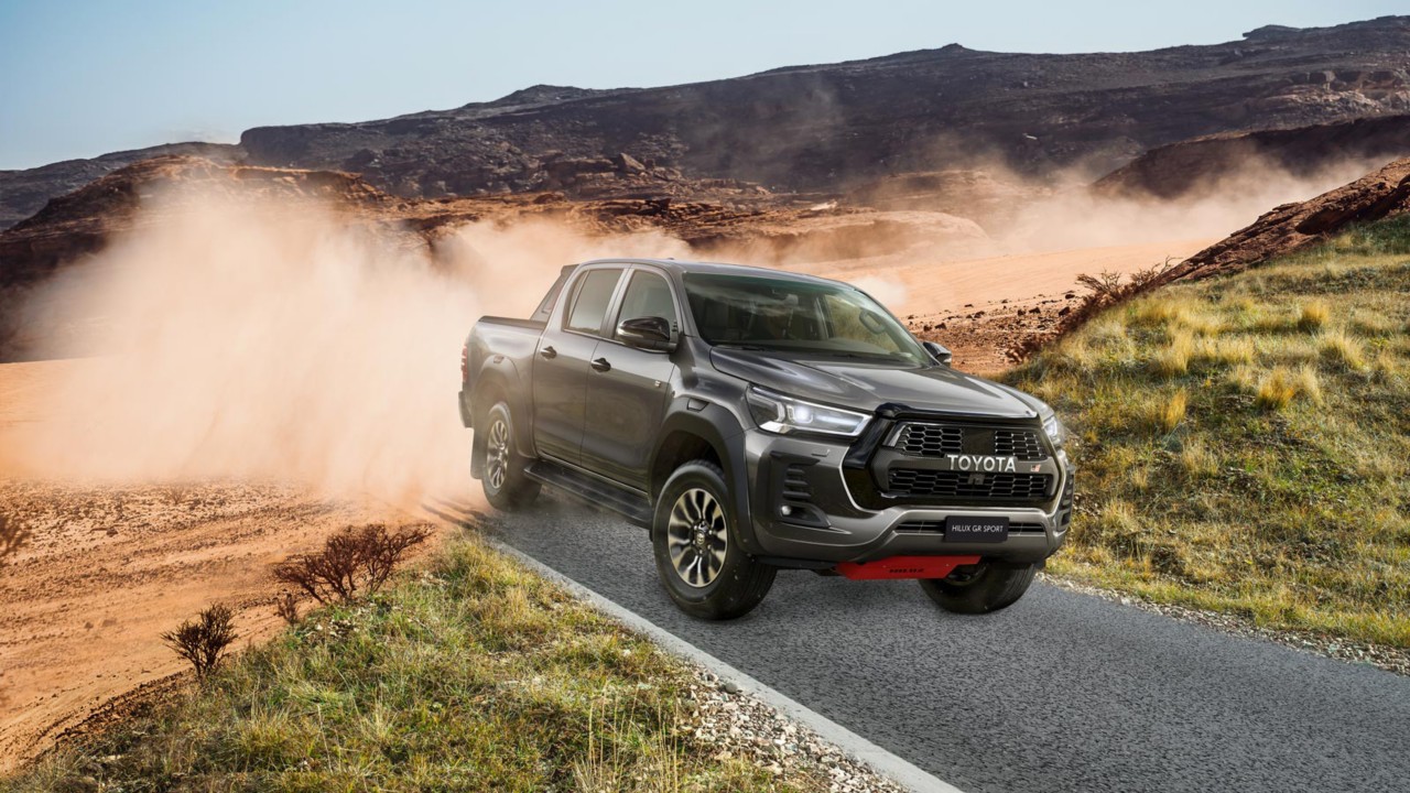 FEDEZZE FEL AZ ÚJ HILUX GR SPORT MODELLT